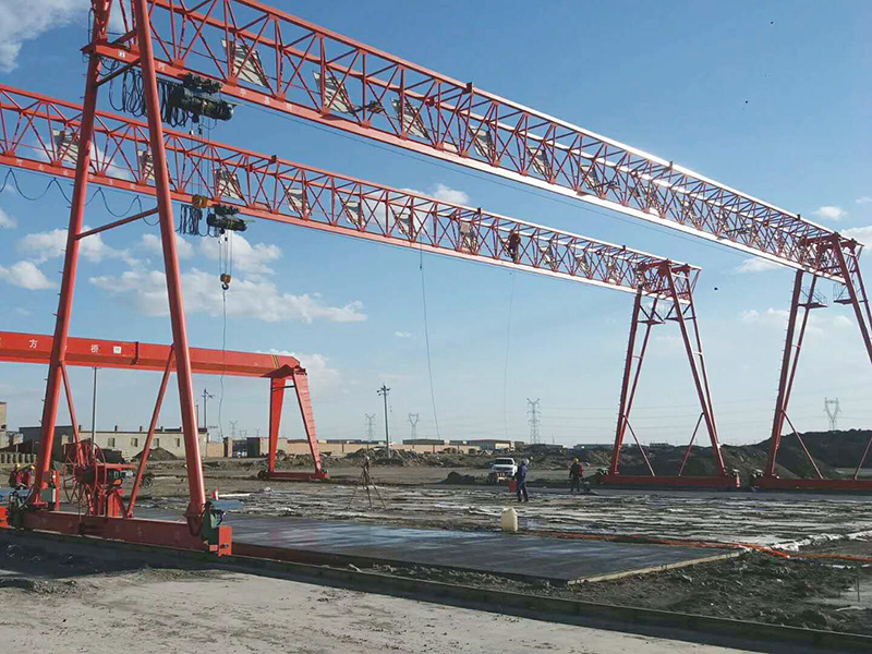 倒三角門式起重機