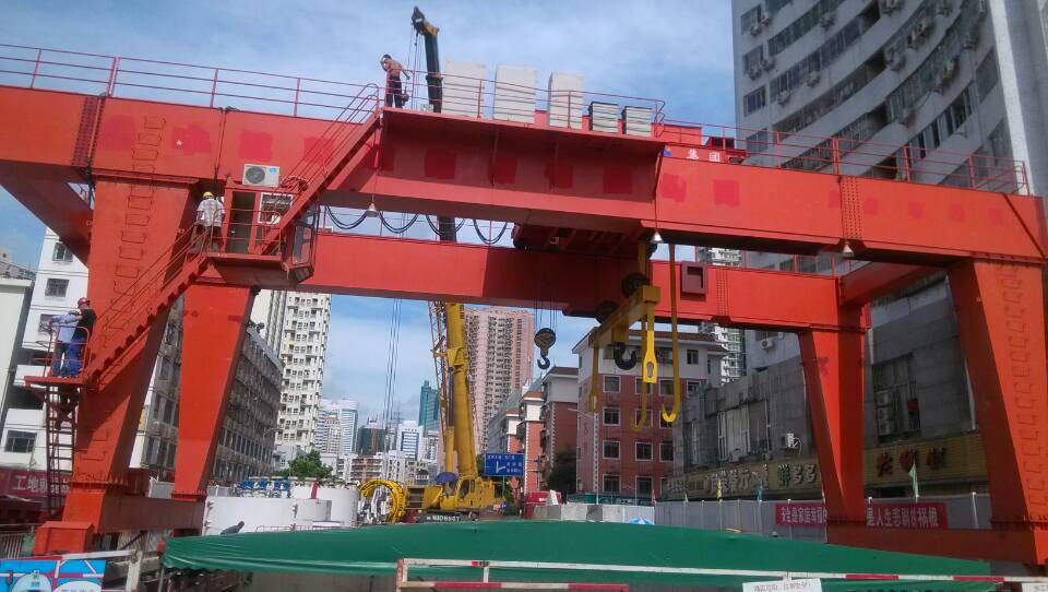 地鐵門式起重機(jī)