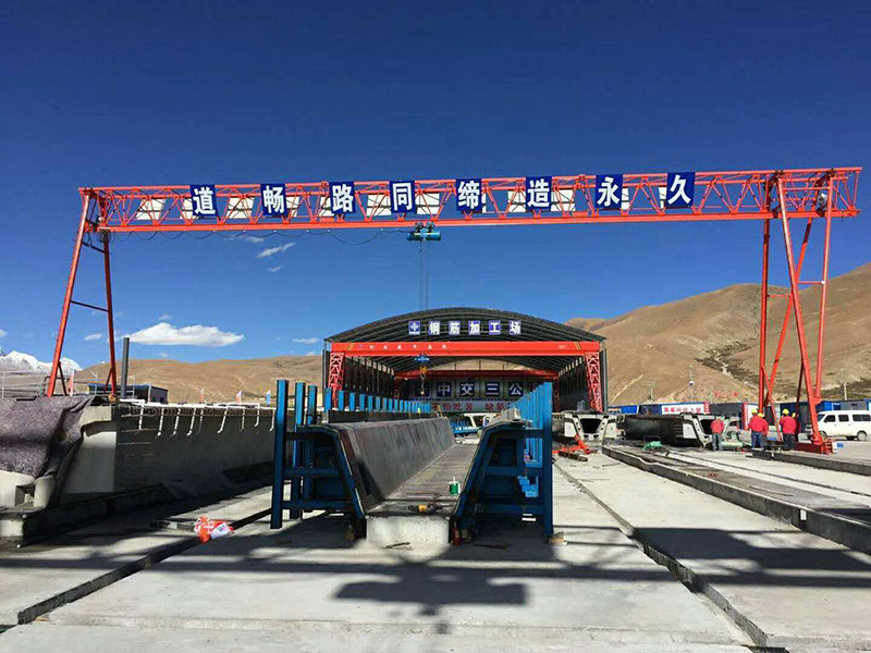 倒三角門式起重機